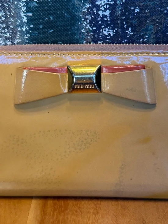 Miu Miu Patent Leather Bow Zip Around Wallet Project Piece - Picture 3 of 16